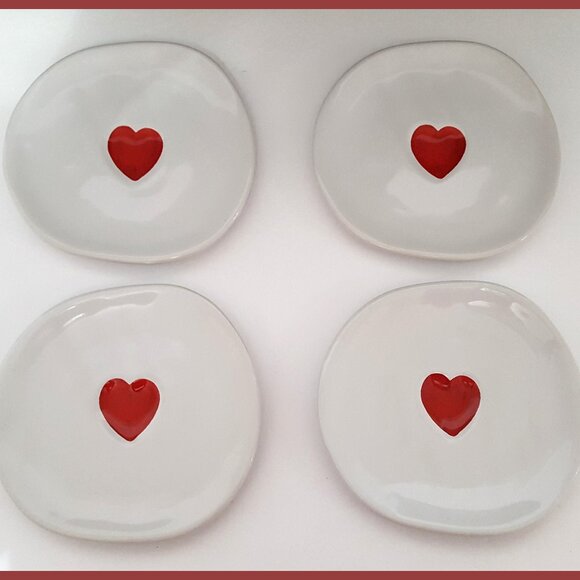 NEW RARE Williams Sonoma Set of 4 Heart Appetizer Plates 6 1/2" Stoneware - Picture 3 of 5